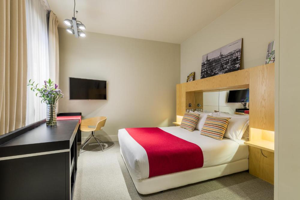 Basic Double Room interior